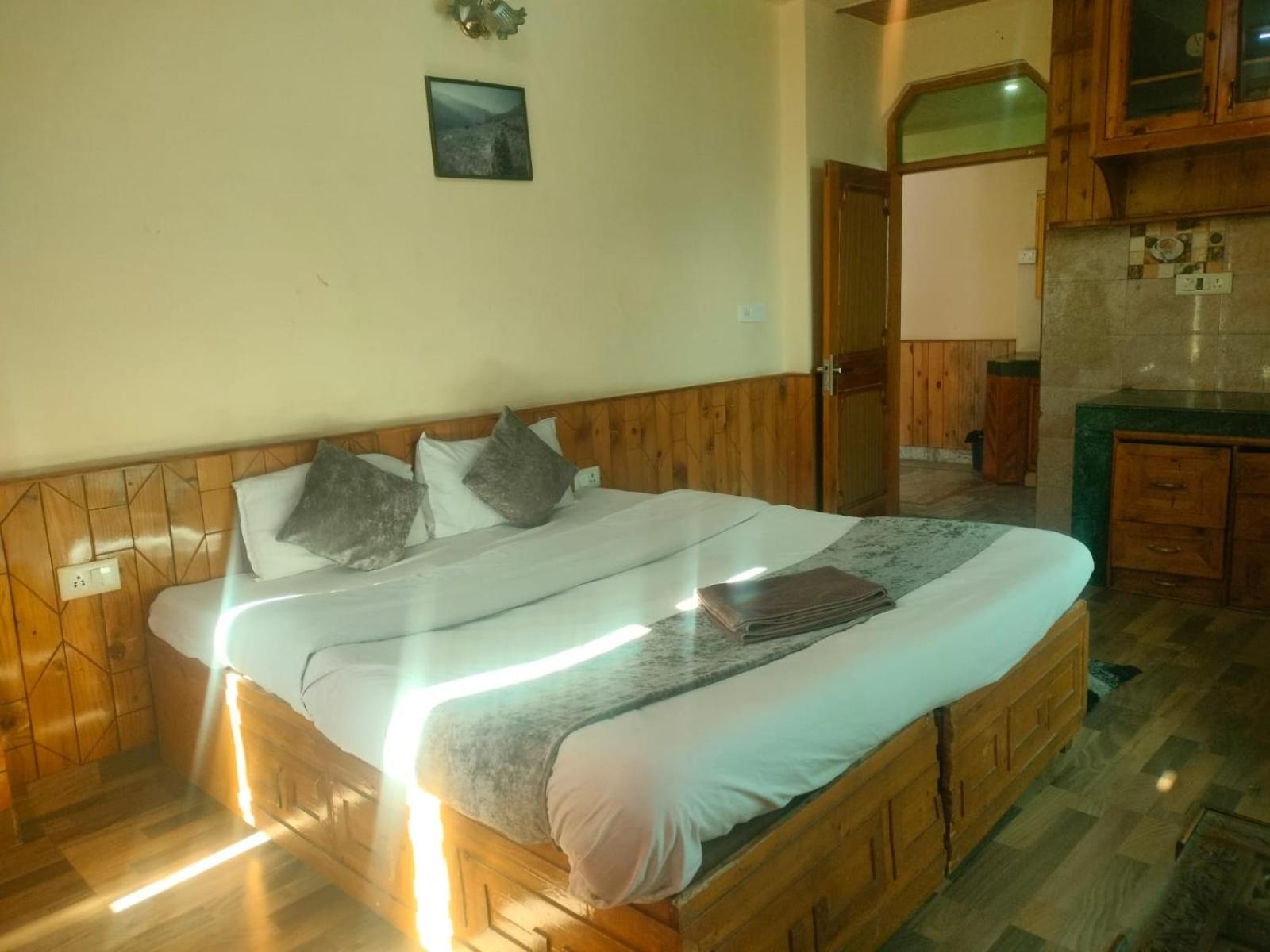 Govind Royal Stay Manāli Exterior foto